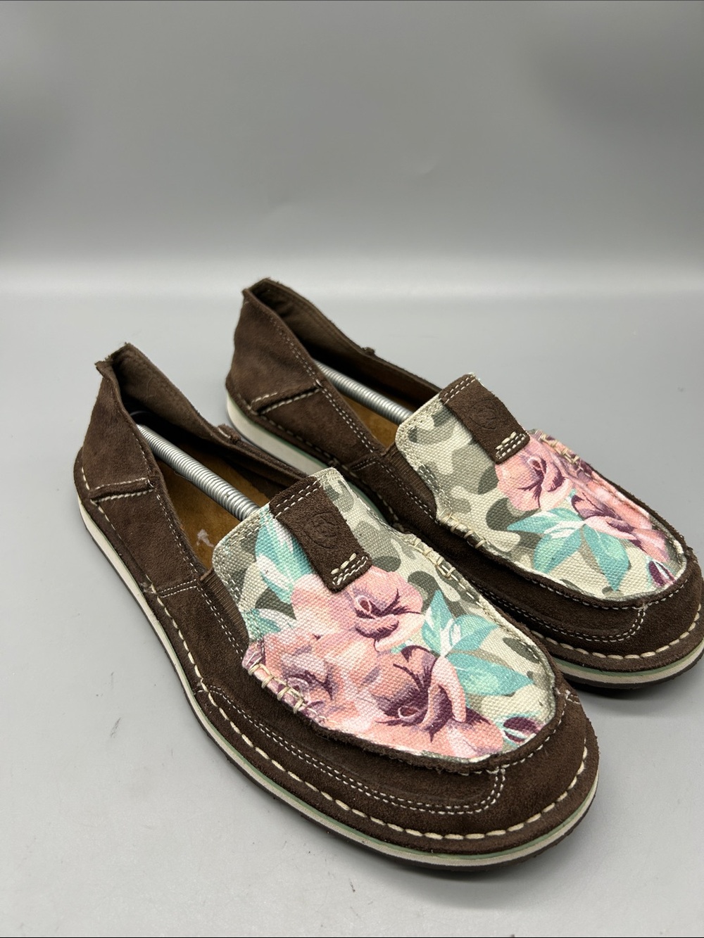 Women's Ariat floral cruisers leather size 9.5